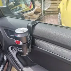 Uchwyt na kubek do auta DIY: Zrób to sam i zapomnij o rozlaniu!