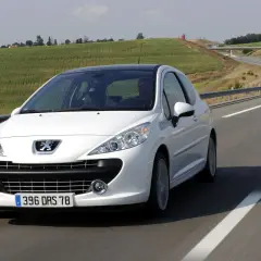 Peugeot 207: Jaki silnik wybrać? Unikaj tych jednostek!