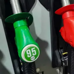 Jak sprawdzić paliwo do auta? E10, symbole i ratunek po błędzie