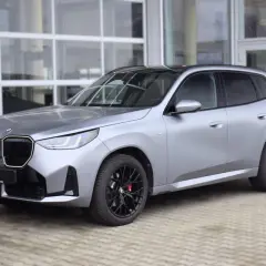 BMW X3 G45: Większy, cyfrowy, hybrydowy. Polskie ceny od 245 tys.