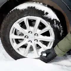 Ciśnienie 195/65 R15 zimą: +0.2 bara dla bezpieczeństwa. Jak?