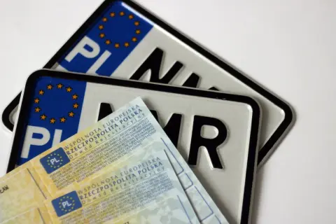 Koszt rejestracji samochodu w Polsce: Ile naprawdę zapłacisz?