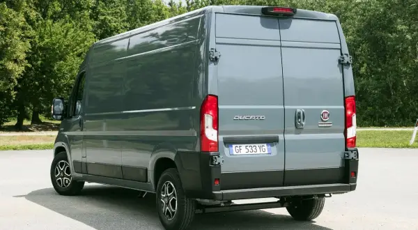 Fiat Ducato: Jaki silnik wybrać? Uniknij kosztownych pomyłek!