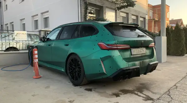 BMW M5 Touring G99: 727 KM i powrót legendy. Czy to auto kompletne?