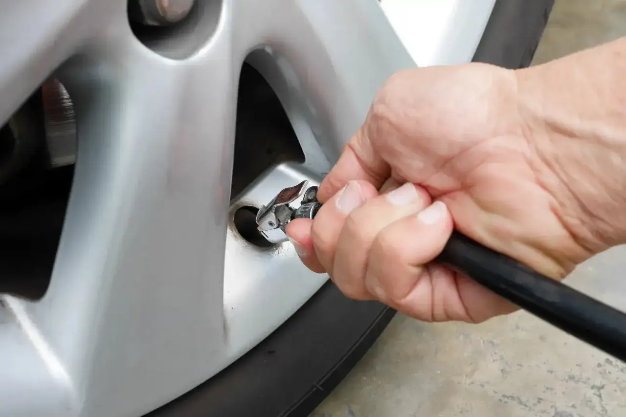 czujnik TPMS bezpośredni i pośredni r&oacute;żnice