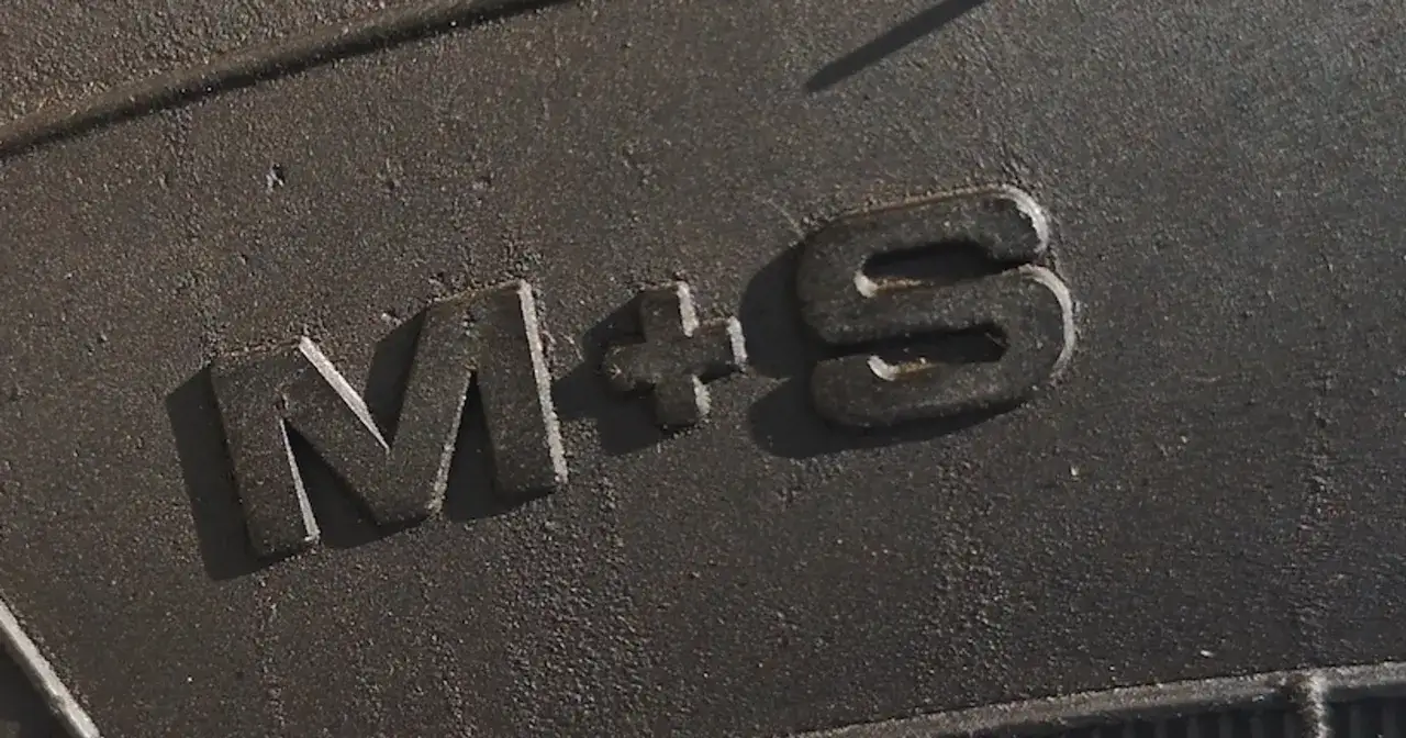 symbol M+S na boku opony