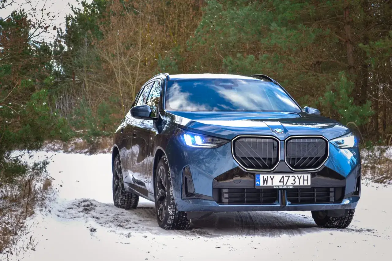 Nowe BMW X3 G45 prz&oacute;d i bok