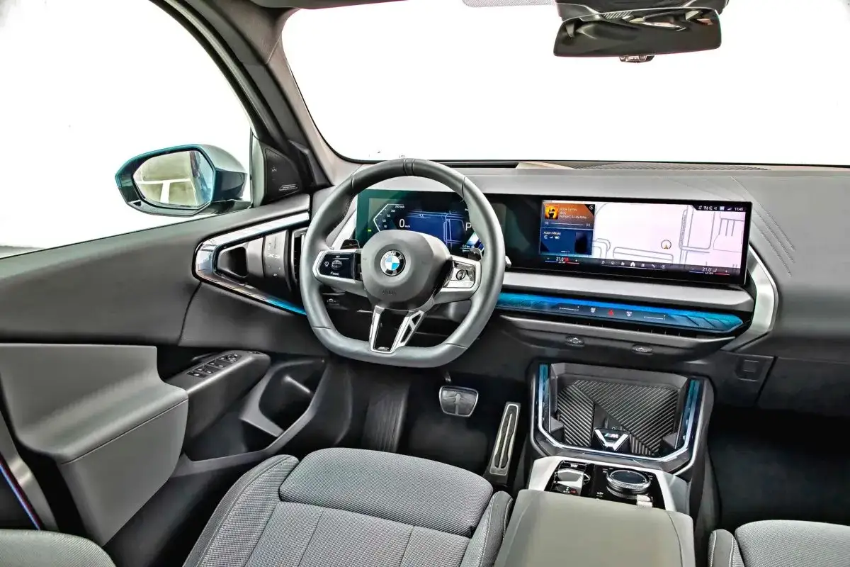 Wnętrze BMW X3 G45 kokpit