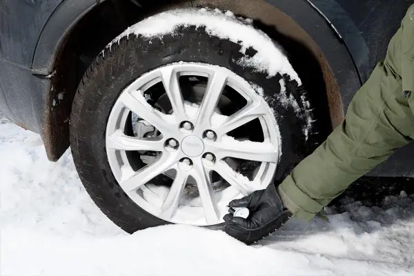 Ciśnienie 195/65 R15 zimą: +0.2 bara dla bezpieczeństwa. Jak?